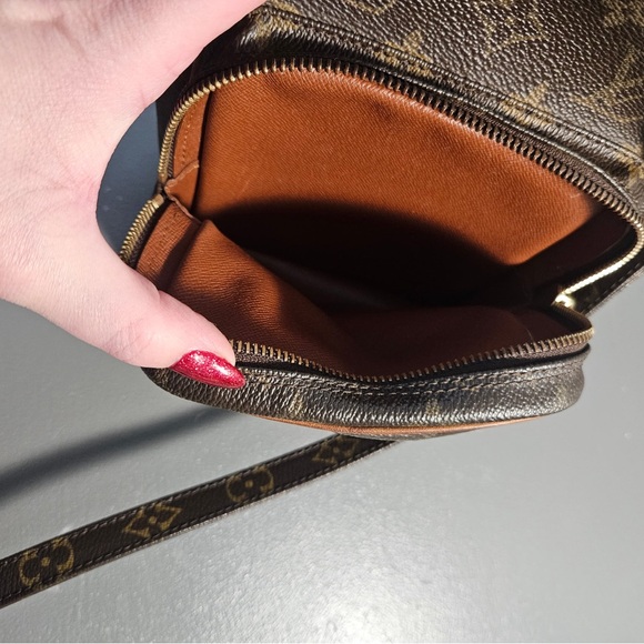 Authentic Louis Vuitton Amazon Monogram Crossbody Bag - Picture 8 of 10